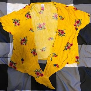 Yellow Floral, Cropped Cover Up from No Boundries. Size: L/G 11-13.